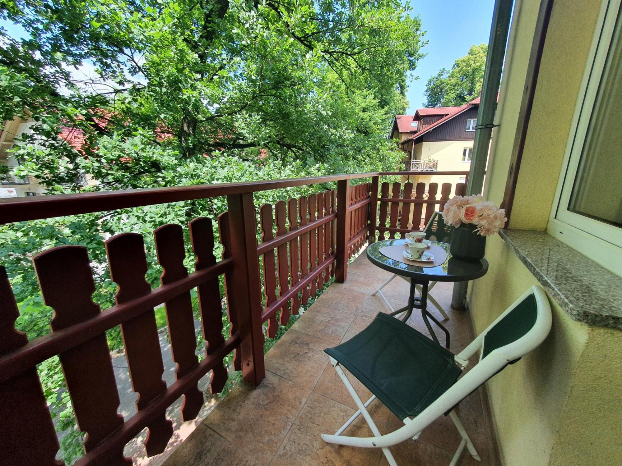 Apartamenty Sun&Fun Rezydencja Pod Debami Nad Lomnica 1B I 2B- Blisko Centrum I Sklepow W Otoczeniu Zieleni Karpacz Camera foto